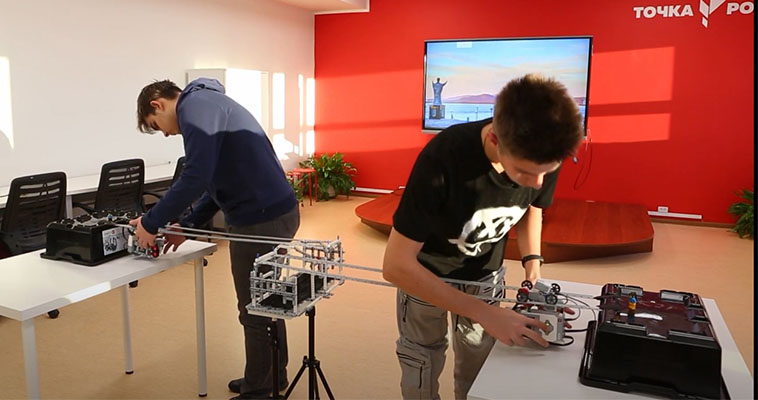 Команда из Угольных Копей стала победителем Окружного фестиваля робототехники