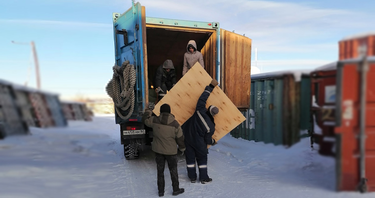Стройматериалы и продукты получили жители отдаленного села в Билибинском районе