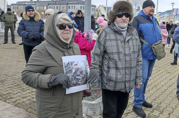 Участники митинга в поддержку спецоперации на Украине
